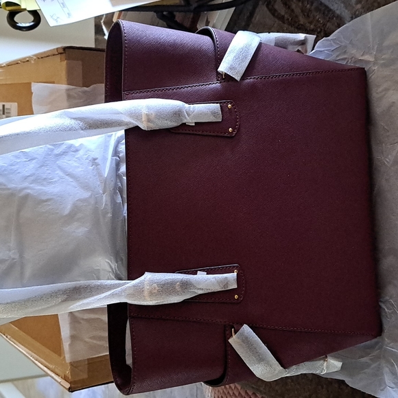 Ladies Handbag - Picture 2 of 3